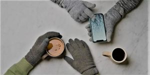 3. Touchscreen Gloves How To Choose Gloves For Winter